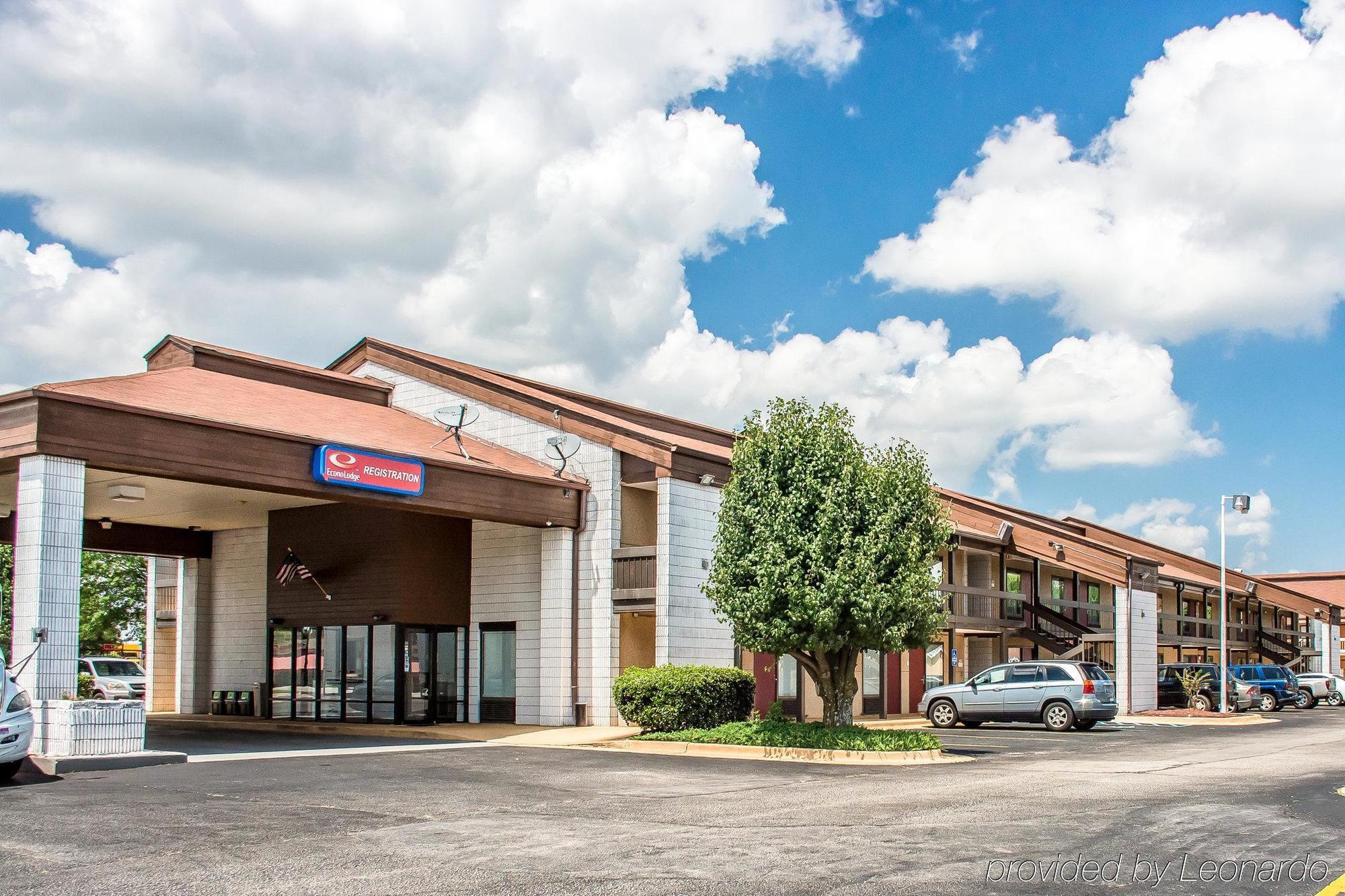 Econo Lodge Madison Esterno foto
