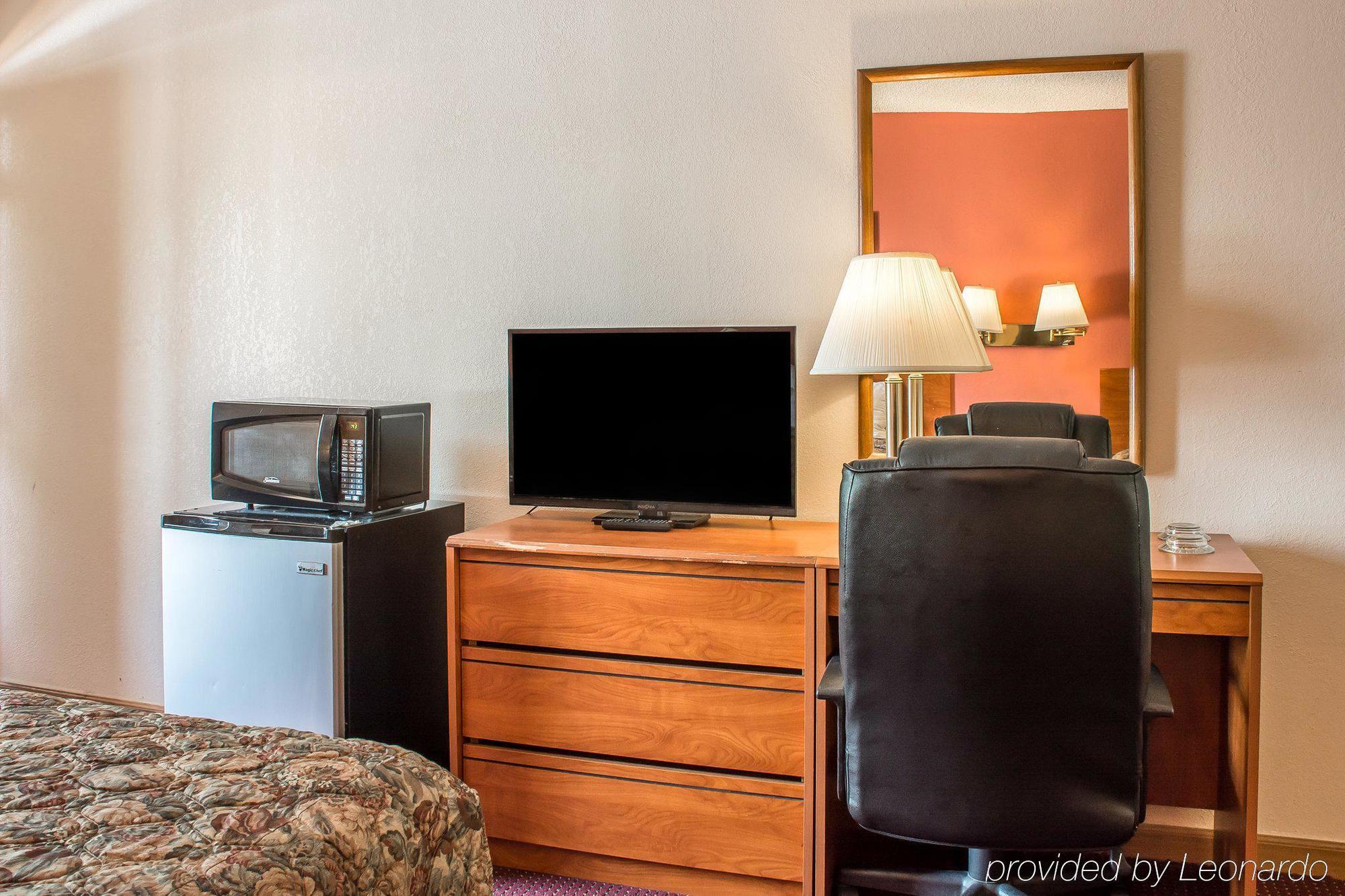 Econo Lodge Madison Esterno foto
