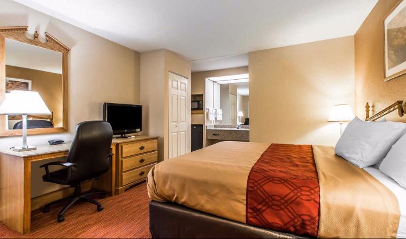 Econo Lodge Madison Esterno foto